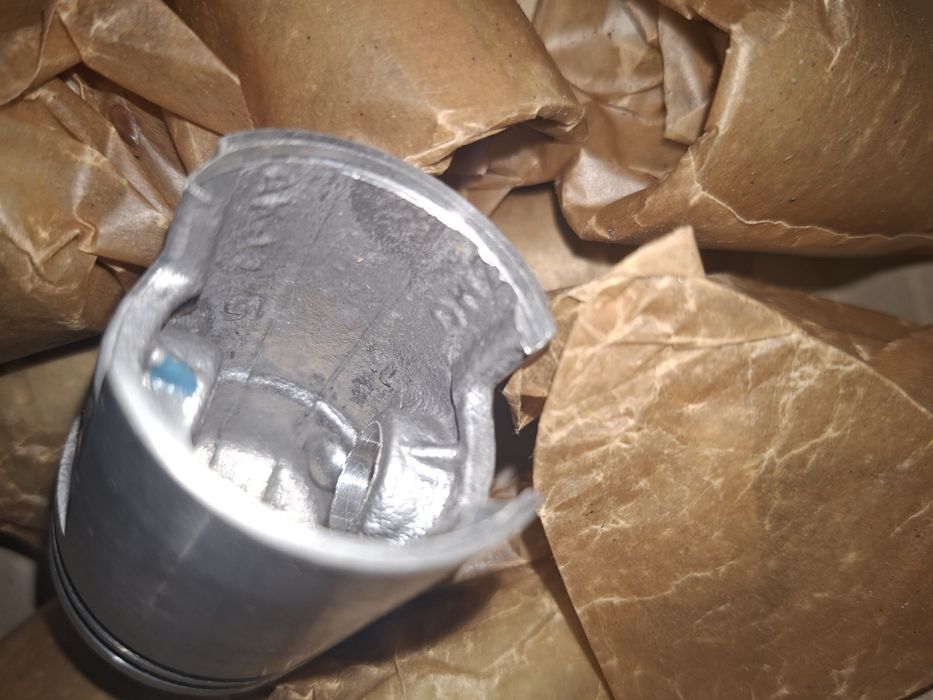 Nowe z epoki prl tloki 1 szlif silnika romet motorynka komar ogar kade