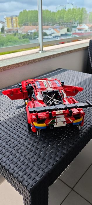 Ferrari 488 GTE technic 42125