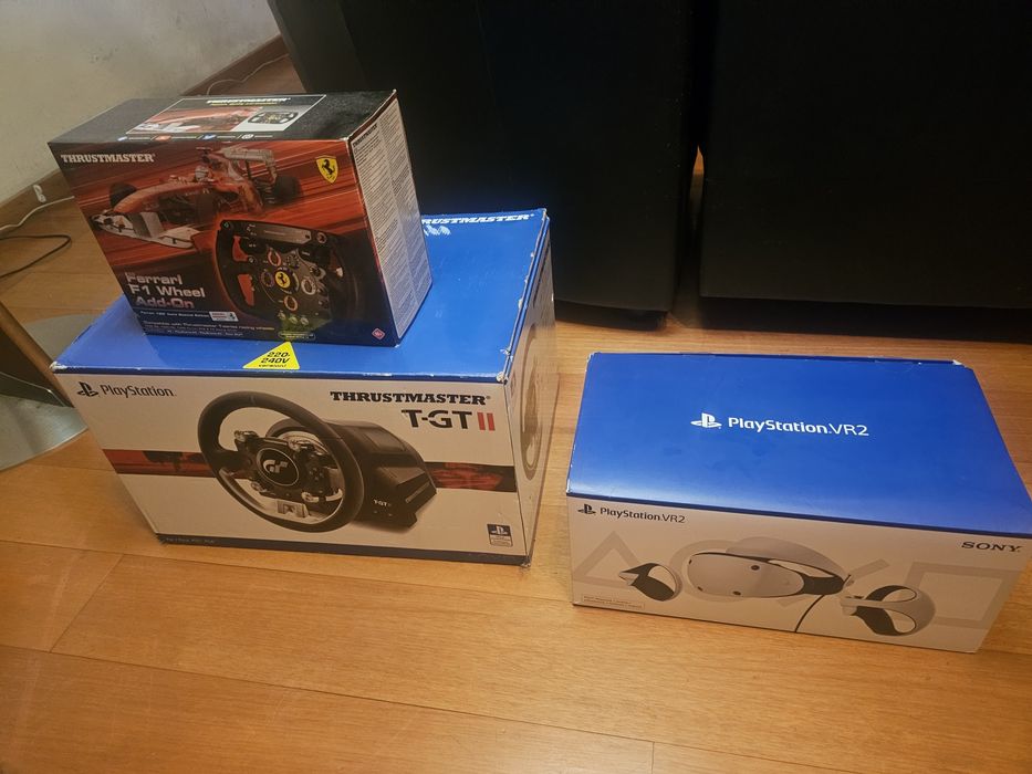 PSVR 2, used with original box + computer adapter64297765647106123