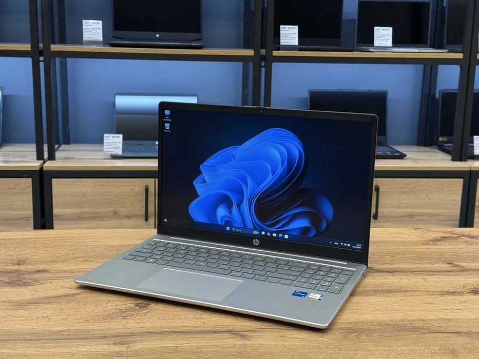 HP 15.6" i5-1334U/16GB/512Nvme na garantia