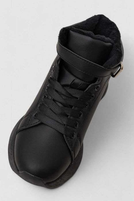 Жіночі зимові кросівки на хутрі. Теплі високі черевики