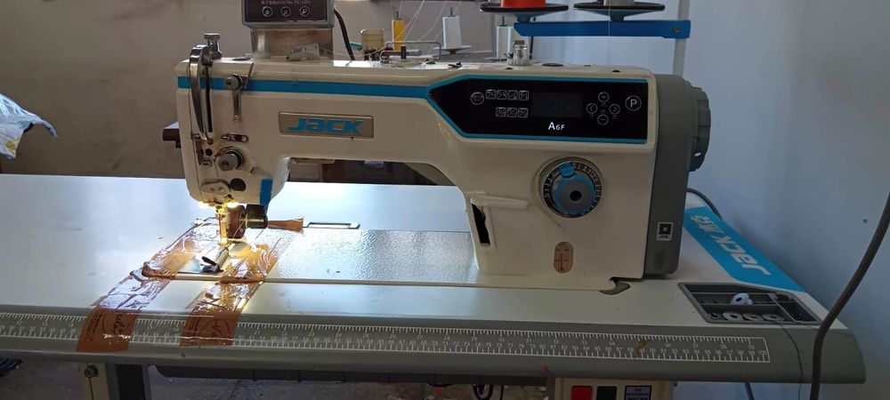 Máquina de costura Jack