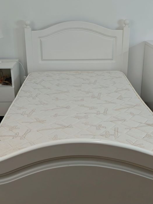Cama solteiro(a) completa com colchão e estrado