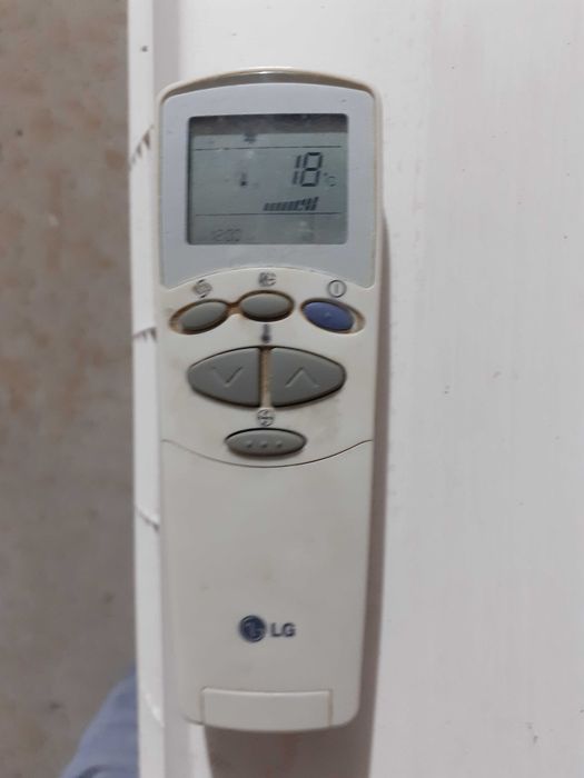 Ar Condicionado LG 12000 BTUs (Carregado + Comando) – 140€