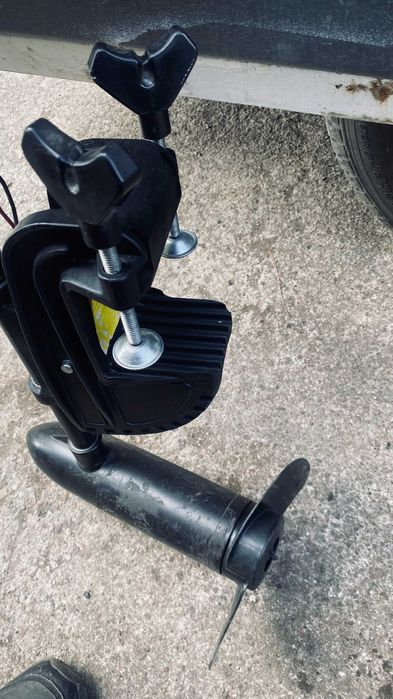 Silnik elektryczny do łodzi ponton uszkodzony