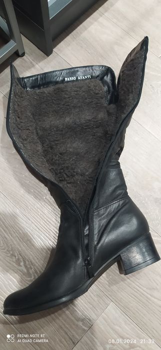 Продам женские зимние сапоги. Размер 39