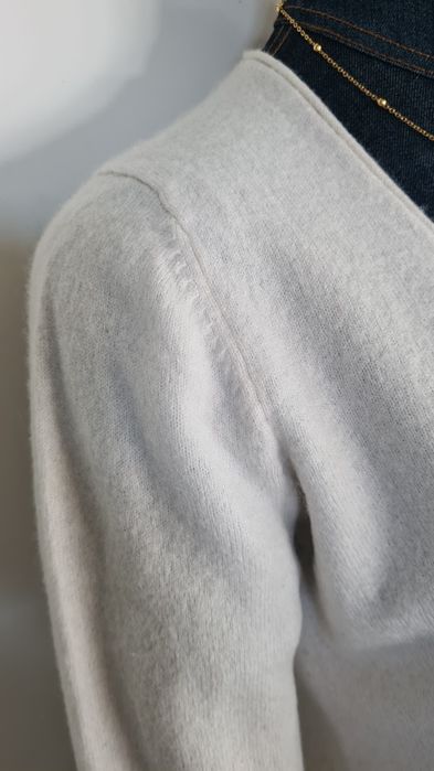 Sweter Tommy Hilfiger. 91% Wełna i 9% Kaszmir. Śmietankowy Maślany. M