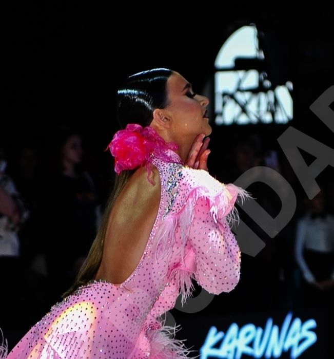 Квітка ручної роботи на зачіску Брошка-квітка-заколка