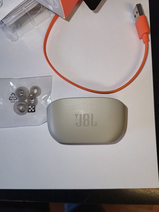 Auriculares JBL Wave 100 TWS