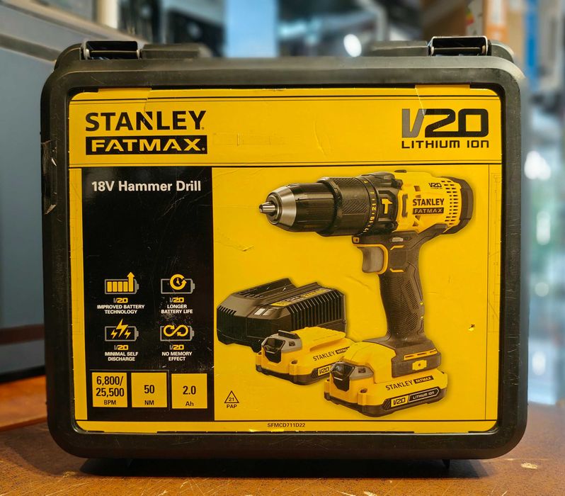 Wiertarko-wkrętarka Stanley FatMax SFMCD711 | z udarem | 18V 2x2,0Ah | ładowarka | walizka