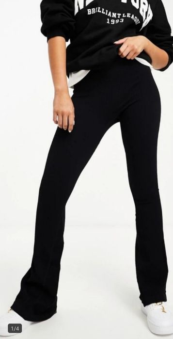 Czarne spodnie dzwony prążkowane bezszwowe casual S 36 ASOS