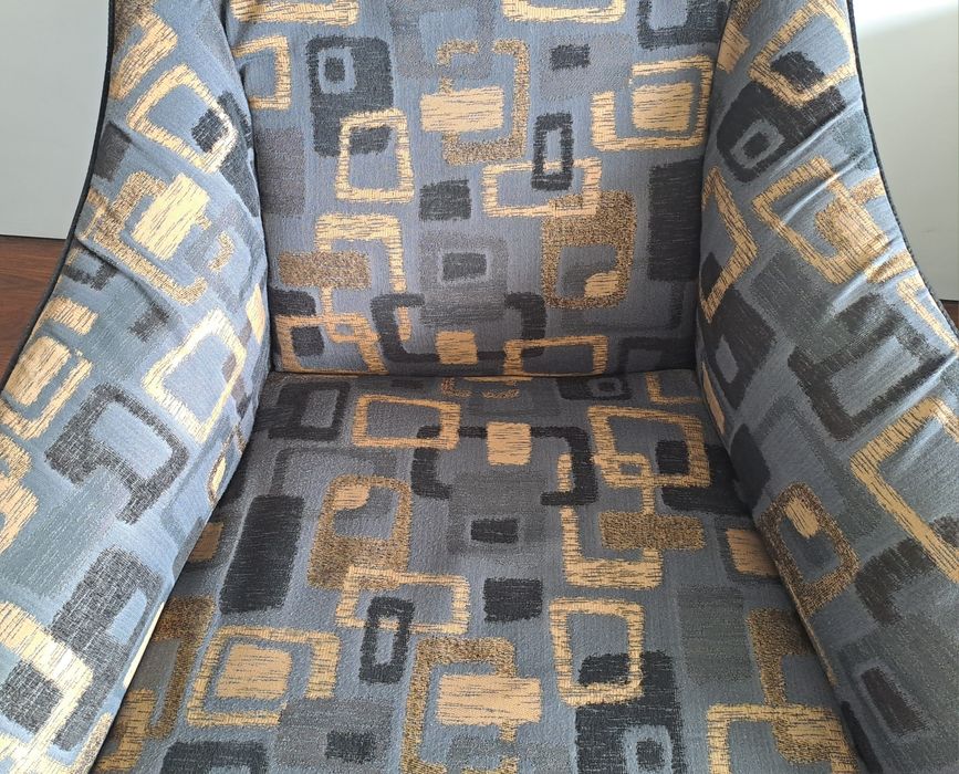 Poltrona estilo moderno - Impecável