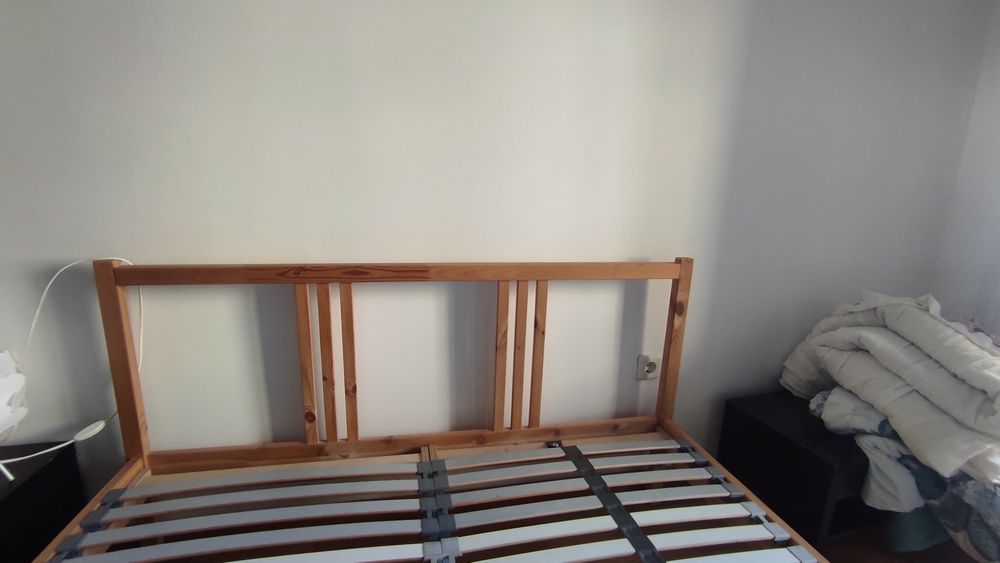 Cama de casal em madeira 140x200 cm + estrados (70 x200cm)