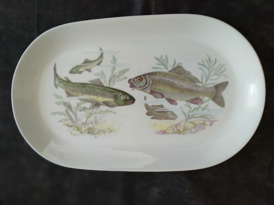 Фарфоровое блюдо Kahla made in GDR.