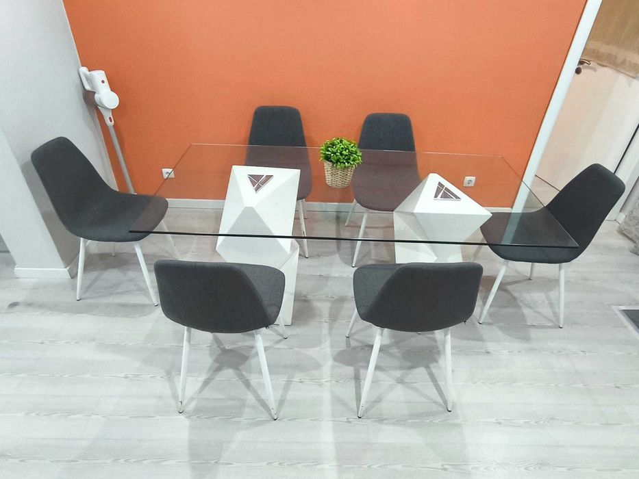 Mesa de 6 lugares de Vidro Pés Brancos Lacados