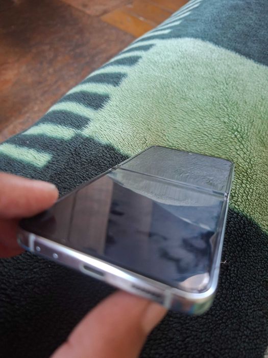 Sprzedam samsung Galaxy z flip 5 8/512