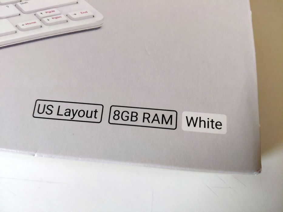 Raspberry Pi 500 + alimentação