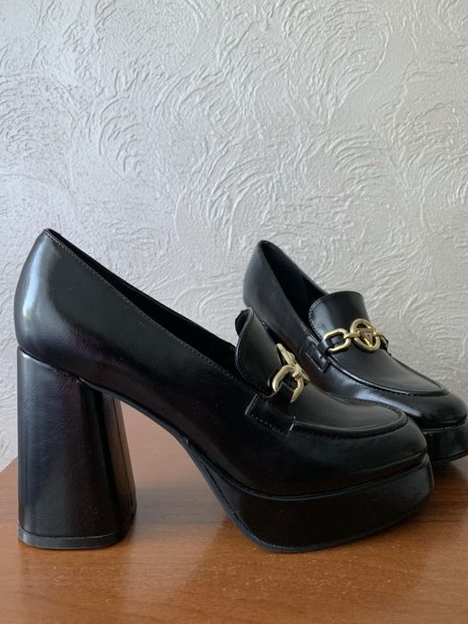 Туфлі Guess 35 р