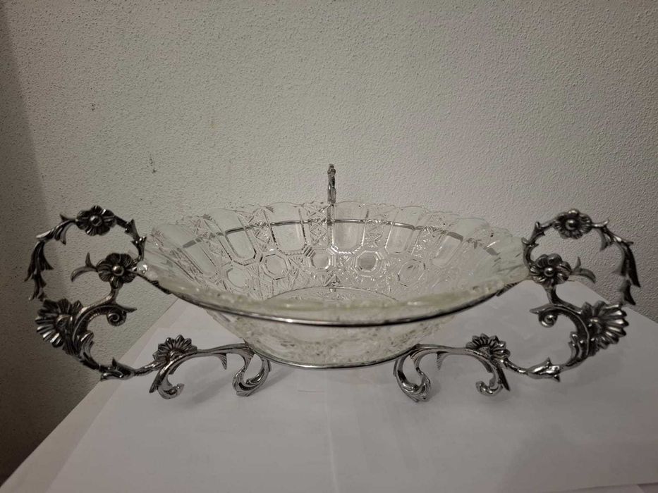 Fruteira Vintage, em Vidro Moldado com suporte em estanho