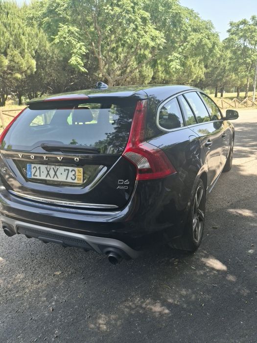 Volvo V60 D6 Plug-In Hybrid AWD R-Design