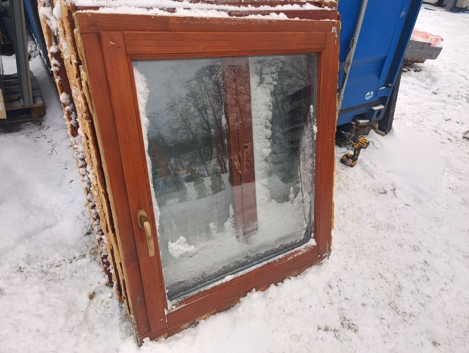 Okno 103x118 rozwierno uchylne brązowe