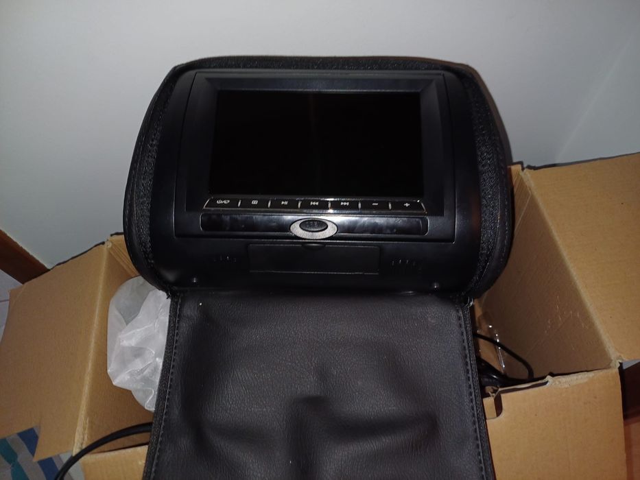 Encosto de cabeca com dvd universal