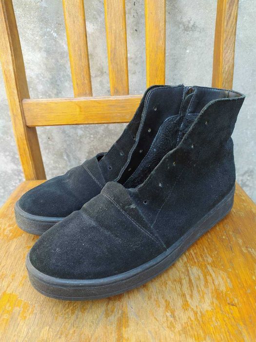 Замшевые ботинки