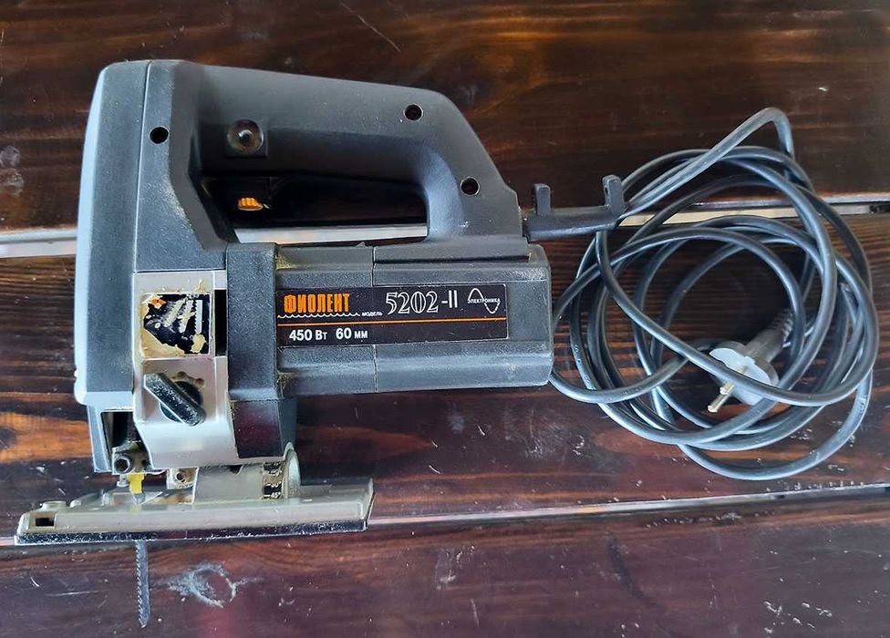 Електролобзик Фіолент 5202