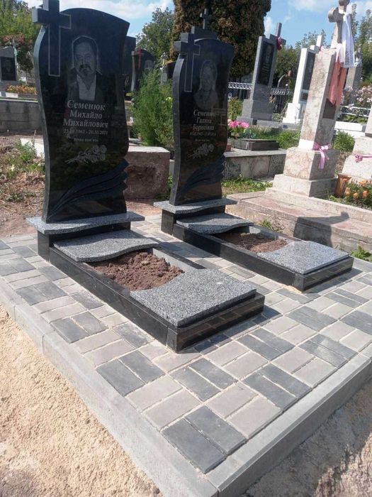 Памятники гранітні