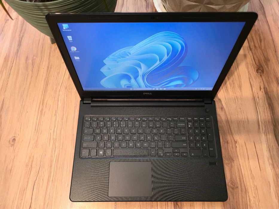 Laptop DELL Windows 11/ Intel i3 / RAM DDR4/ Dysk SSD 256GB / Pakiet OFFICE. Dobry stan.