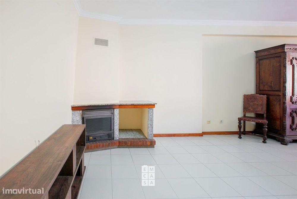 Apartamento T3 Arrendamento em Santa Maria da Feira, Travanca, Sanfins
