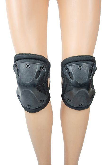 ochraniacze kolan gfc tactical future - black