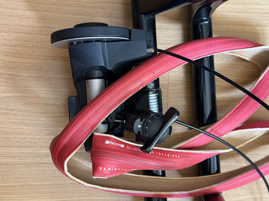 Rolo de Treino Bicicleta Elite Volare Mag Speed + Pneu Indoor Van Rysel