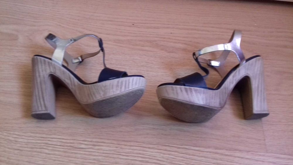 Sandálias Lovers Shoes 35 super leves