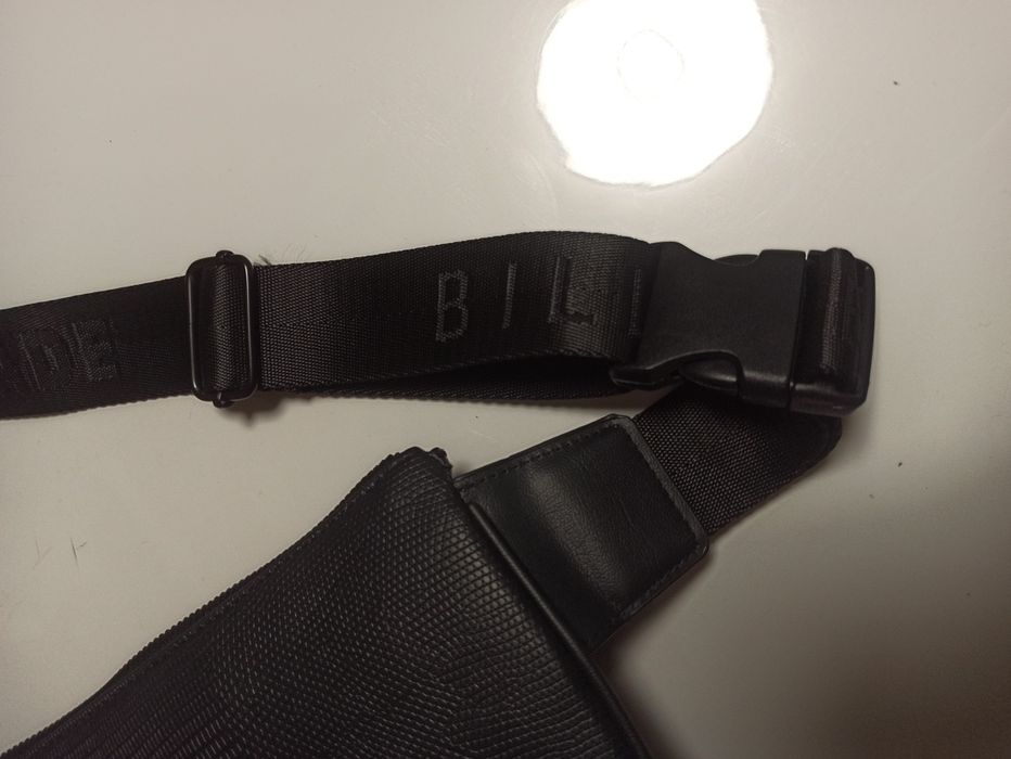 Чоловіча шкіряна бананка