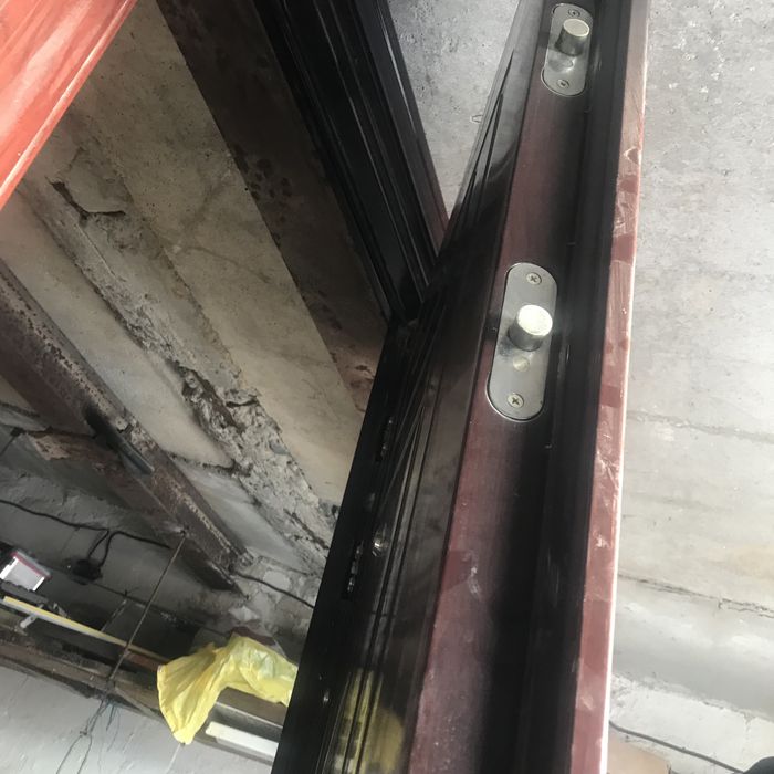 Входные металически двери