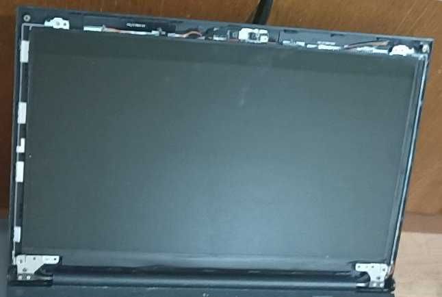 Fujitsu Lifebook AH532 целиком по частям (разборка)