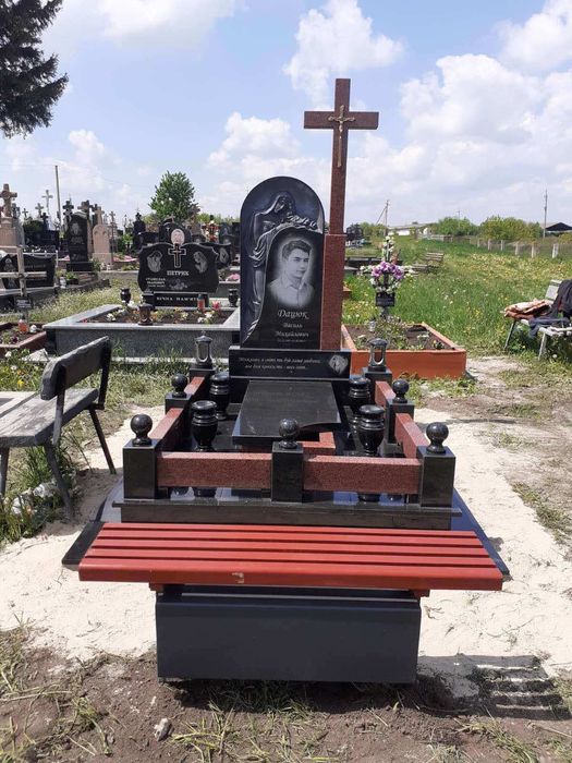 Гранитные памятники любой сложности без предоплаты