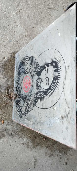 Espelho com imagem de Jesus Cristo. Dimensões (50cm, largura x 60cm, altura)