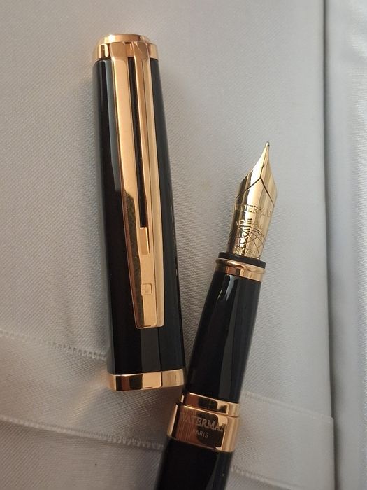 Caneta Waterman Excepcion preta e ouro