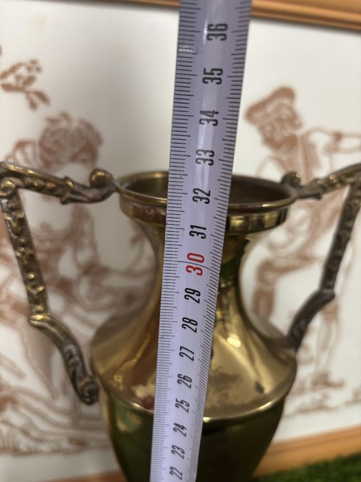 Jarra em latão com 32cm
