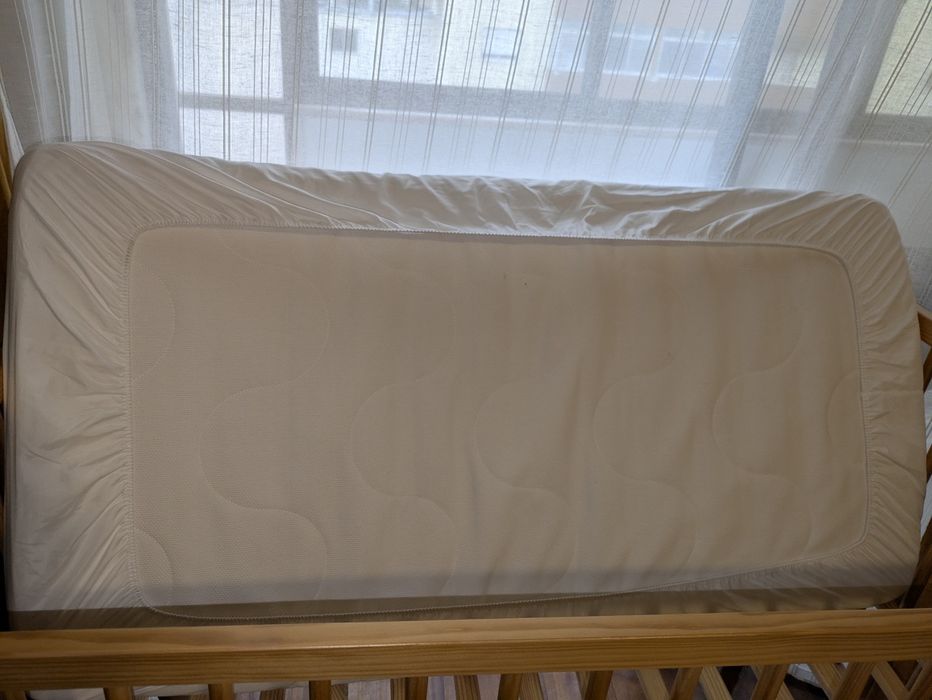 Cama de grades com colchão
