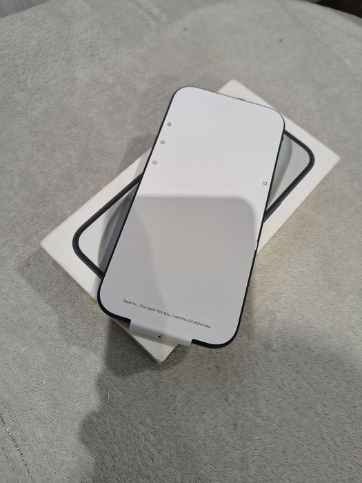 Nowy Iphone 15   128 Gb