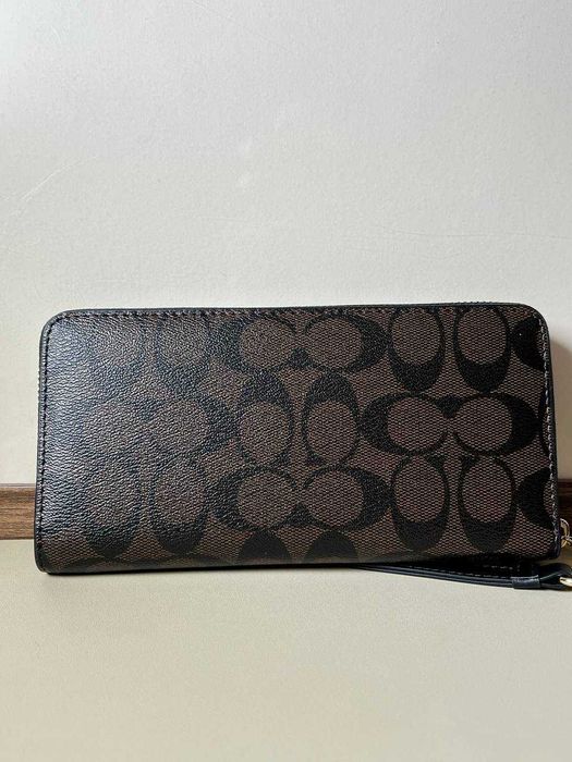 Гаманець Coach Long Zip коричневий
