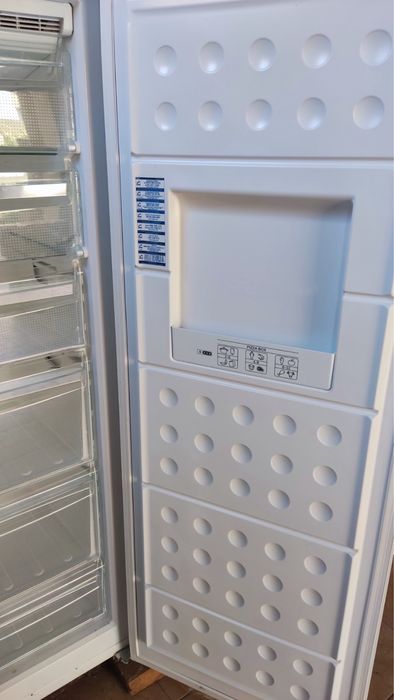 Морозильна камера Haier HF-220WAA