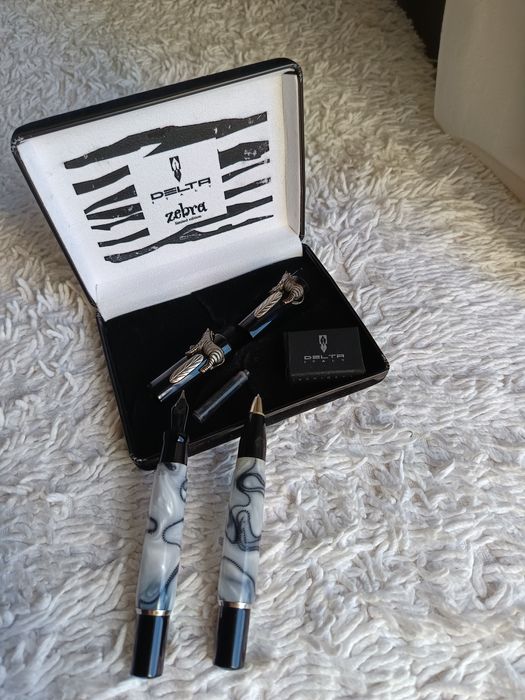 Caneta DELTA ITALY edição limitada zebra