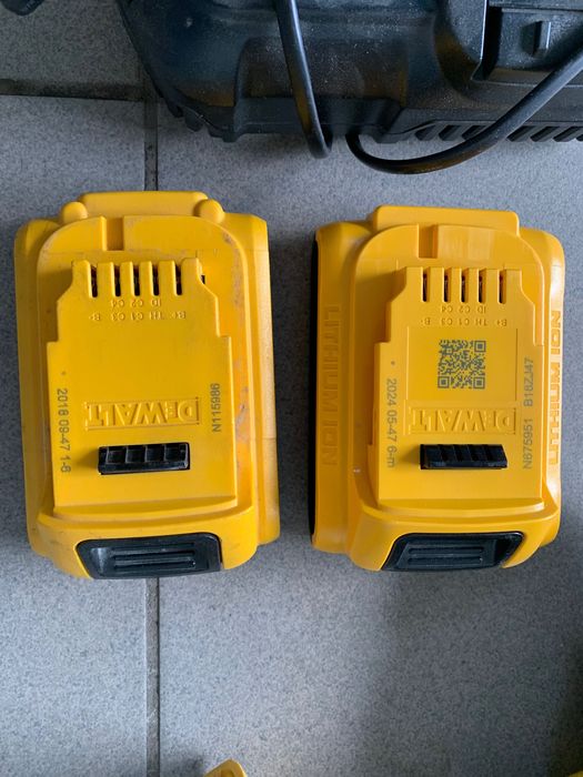 Wiertarko-wkrętarka z udarem DEWALT DCD776