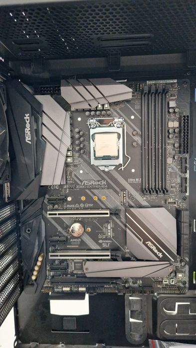 Intel Core i7-9700K + ASRock Z390 EXTREME4
