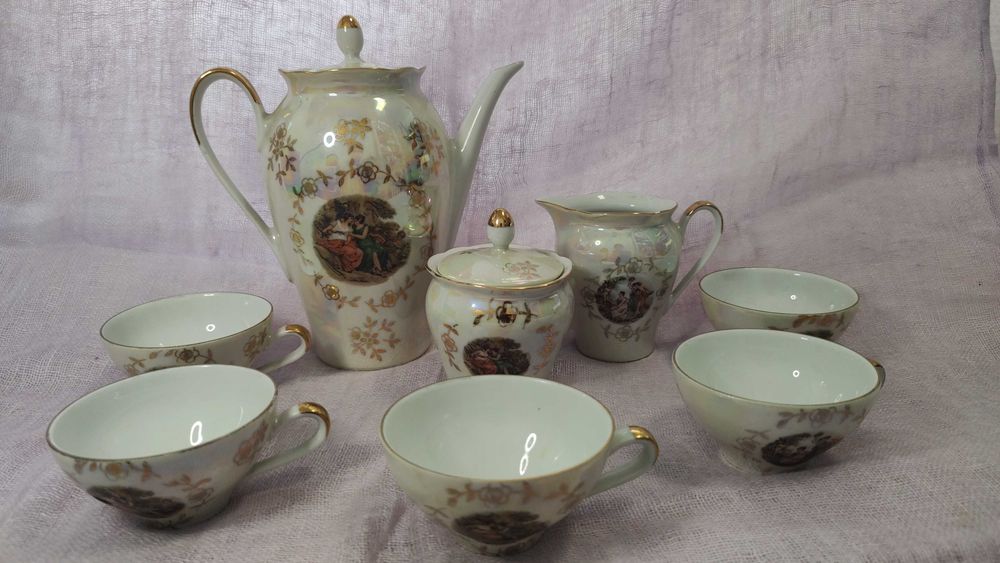 Сервиз чайный , кофейный