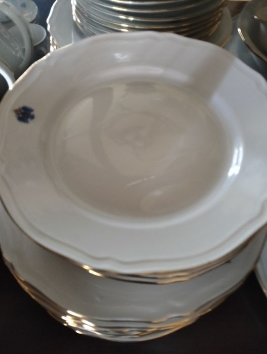 Dinner Service444633019644661763